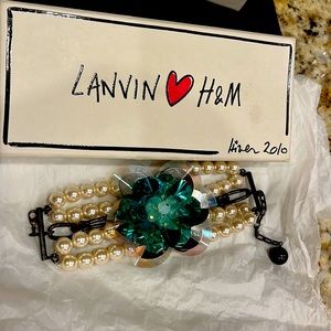 NIB Lanvin for H&M pearl bracelet with flower Vintage 2010 Limited edition